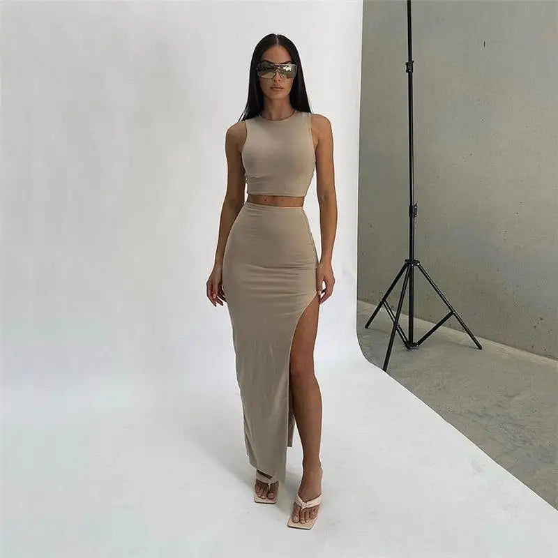 Sleeveless Top / Long Skirt